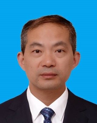 副主任 施爱国